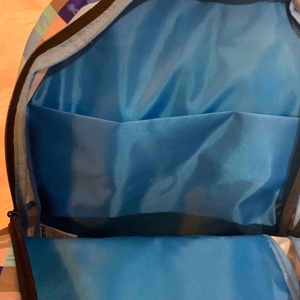 Backpack - Picture 4 of 4